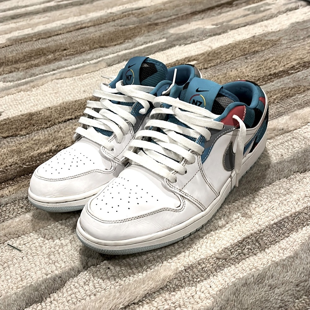Jordan retro 1 low N7